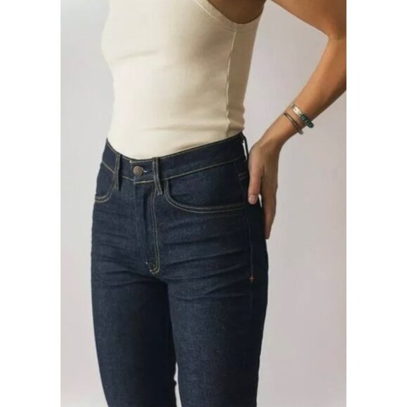 IMOGENE + WILLIE Josette Water Dip Cropped Jeans, High Rise, Dark Wash Denim - Picture 3 of 12